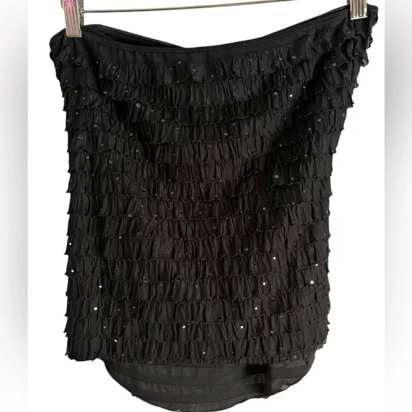 Sparkling Super Cute Black Shelly Tube Top with Ruffles a d Satin Bow - Picture 4 of 8